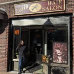 Migrante ecuatoriana Esperanza Jiménez triunfa en Nueva York con su salón de belleza Latin Hair Salon. Foto: Jeffrey Merchan.