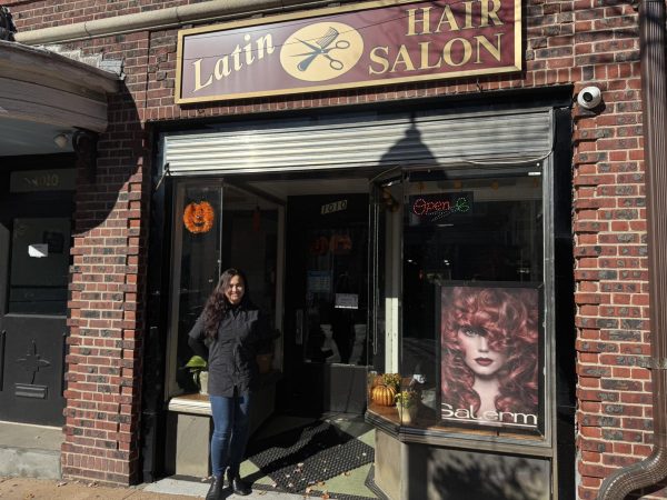 Migrante ecuatoriana Esperanza Jiménez triunfa en Nueva York con su salón de belleza Latin Hair Salon. Foto: Jeffrey Merchan.