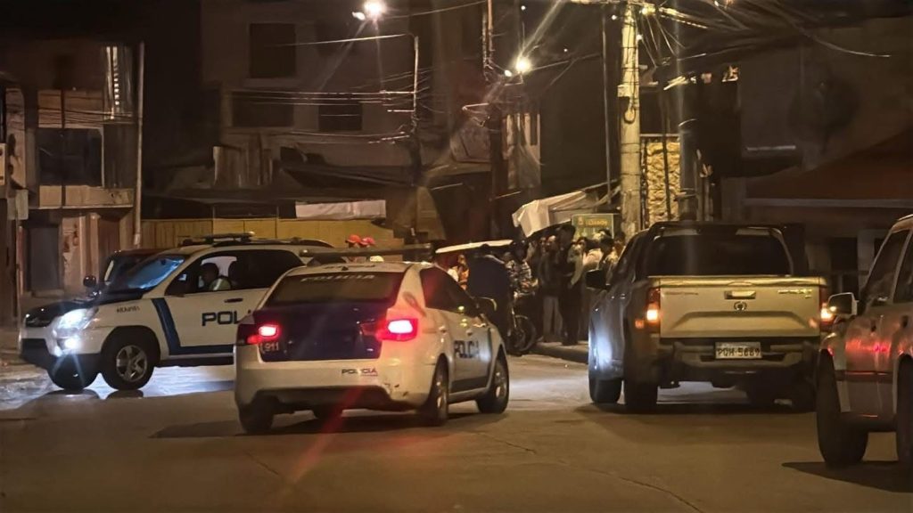 Nuevo ataque armado en Cuenca deja un muerto y dos heridos en el barrio Las Peñas.