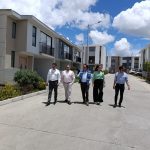 Viceministro visitó planes habitacionales en Cuenca del programa Tu Casa Miti‑Miti.