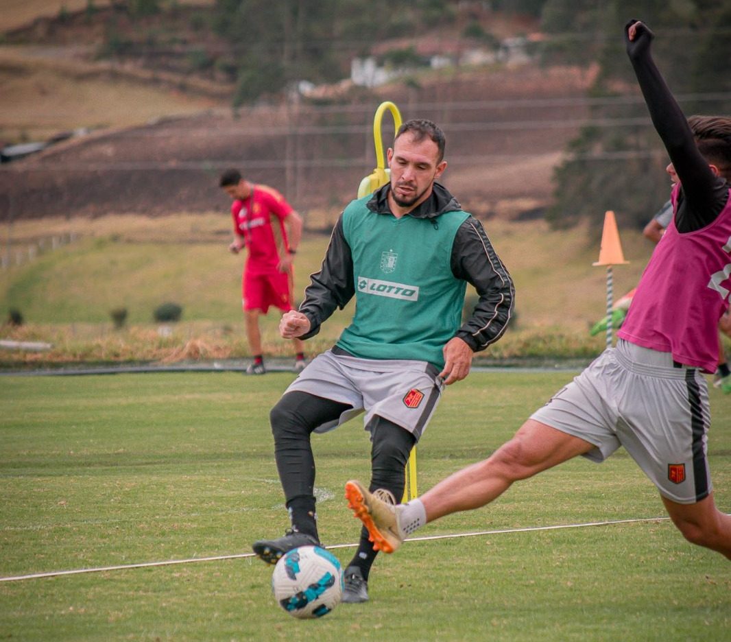 Lucas Mancinelli, jugador Deportivo Cuenca.
