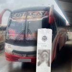 El conductor de bus de transporte intercantonal que intentaba cubrir la ruta Cuenca – Paute, está detenido por conducir ebrio. /Foto EMOV