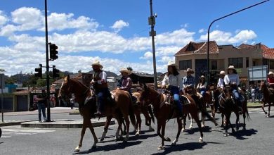 Una de las actividades más destacadas para este fin de semana es la cabalgata como pregón de las fiestas de Independencia de Cuenca. /Cortesía