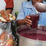 En el festival del 1 de noviembre se regalarán 1.000 vasos de la tradicional colada morada. /Archivo