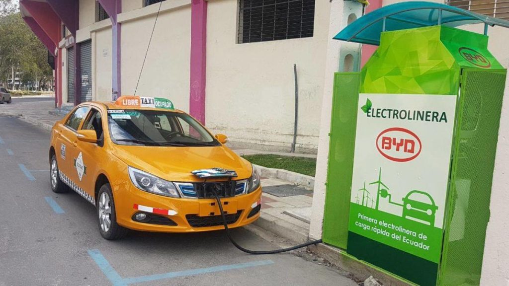 VEHÍCULOS ELÉCTRICOS ECUADOR