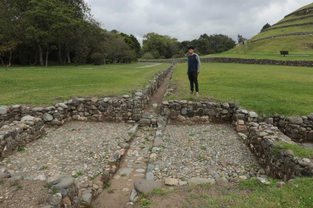El canal de agua en Pumapungo, o baños del Inca, es una clara evidencia del manejo del agua en la época Inca. /XCA