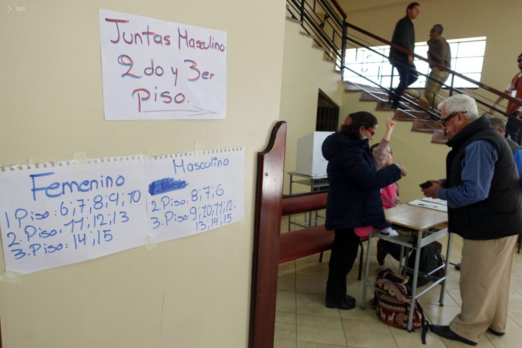 Más de 300.000 personas acudieron los recintos electorales de Cuenca para votar. Foto: API