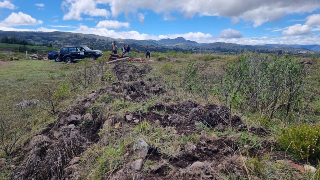 En el complejo arqueológico se retiraron piedras. Foto: Municipio de Nabón