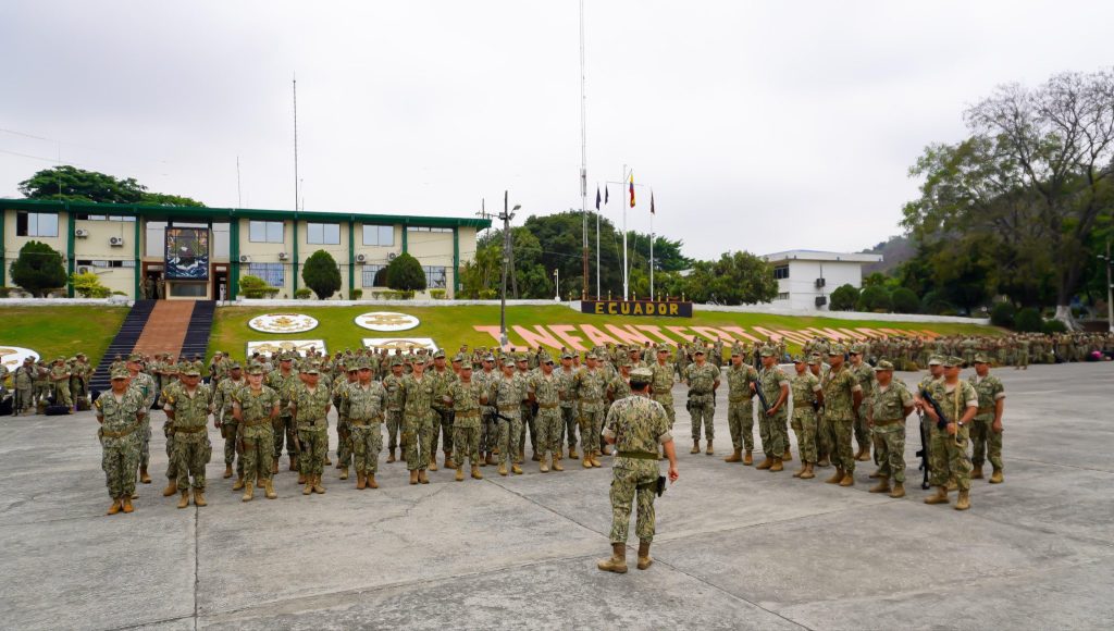 La Armada del Ecuador busca a profesionales para integrarse a sus filas. ¿Quiénes pueden postular?