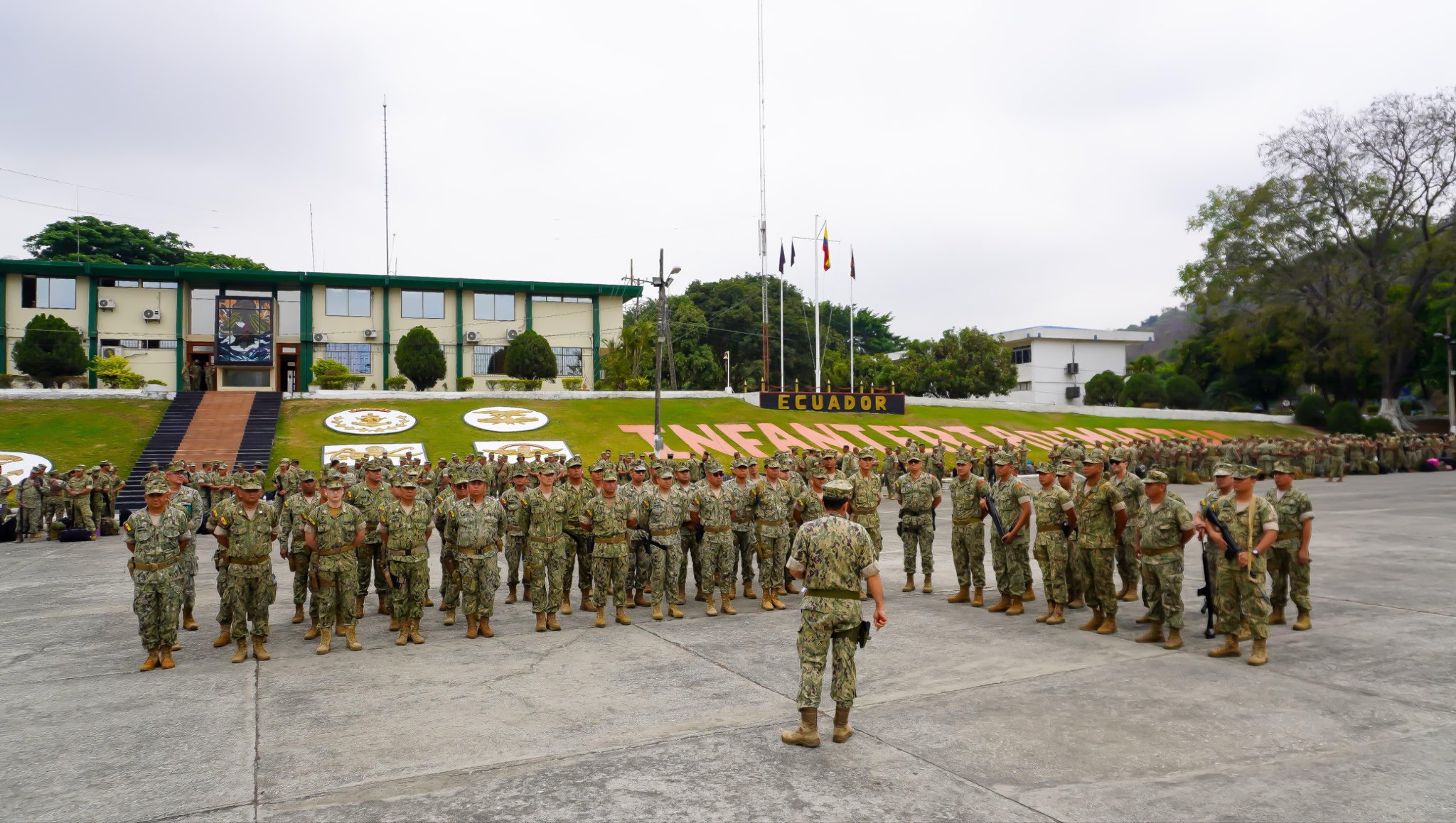 La Armada del Ecuador busca a profesionales para integrarse a sus filas. ¿Quiénes pueden postular?