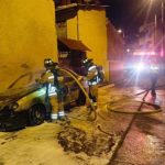 Un auto se incendió en Cuenca esta madrugada: ¿cuáles fueron las causas?