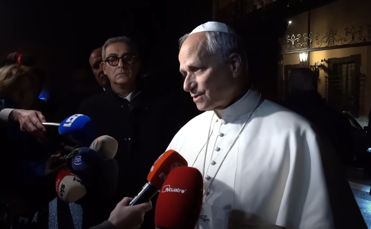 El papa León habló con los medios de un posible viaje a Latinoamérica. Foto captura