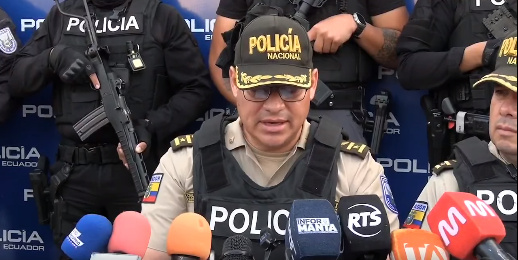 Banda integrada por policías que hacían falsos allanamientos recibió prisión preventiva. (Foto rueda de prensa sobre la detención)