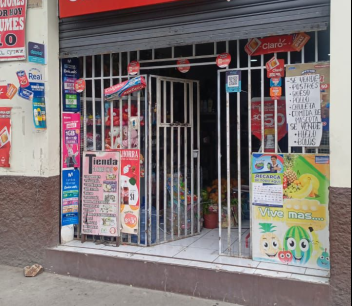 Delincuentes robaron tienda y bazar en el centro de Cuenca.