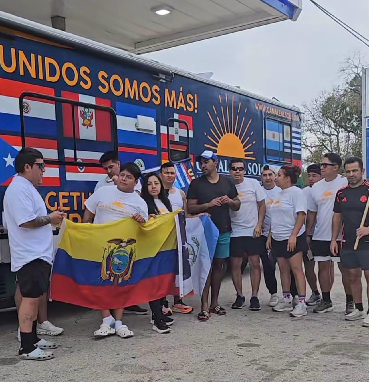 Migrantes ecuatorianos lideran la maratón Gánale al Sol de México a Estados Unidos.