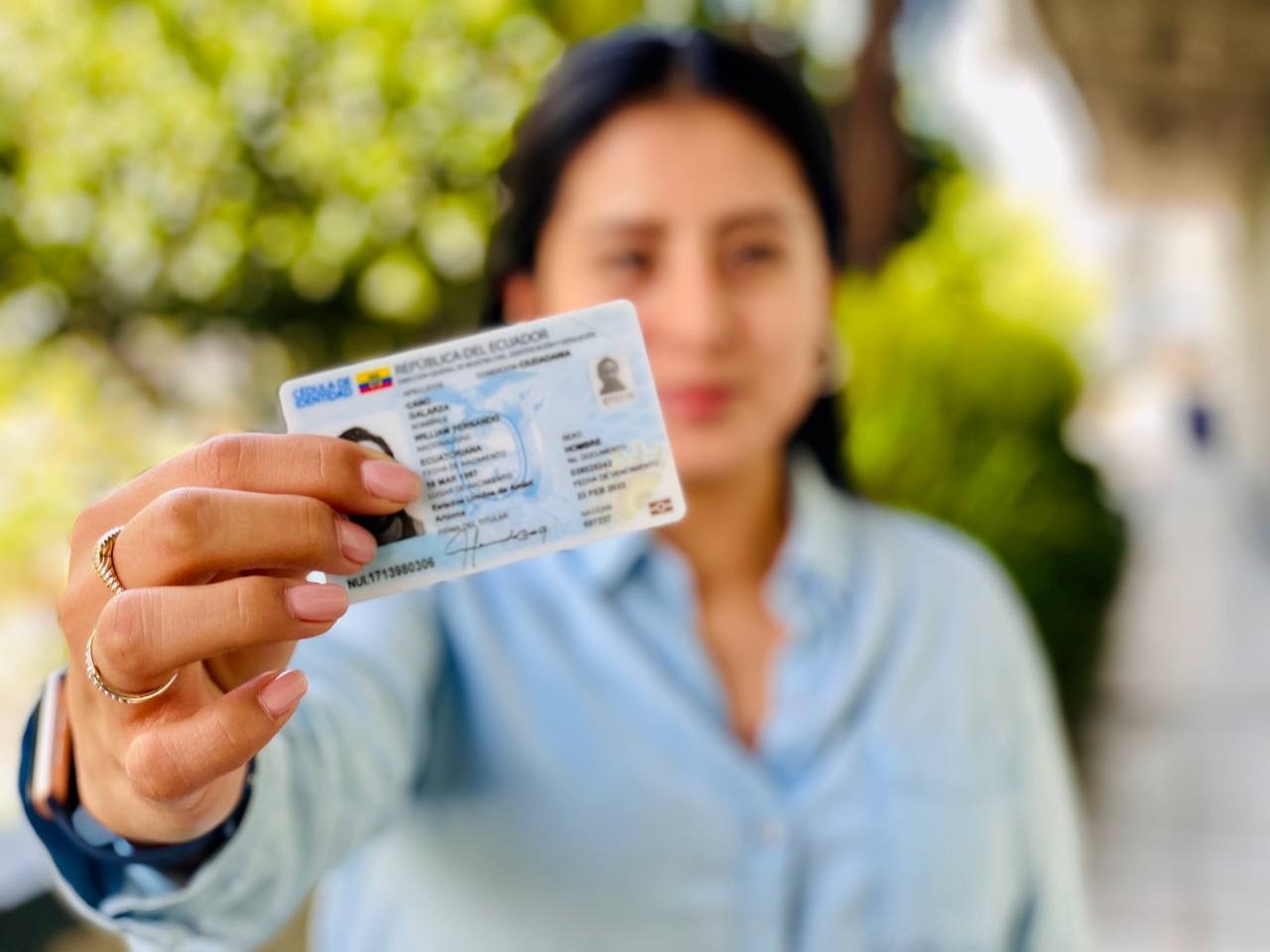 Se puede votar con la cédula caducada en el Referéndum y Consulta Popular 2025.