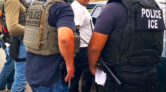 Tercer más buscado de Pichincha fue detenido en Estados Unidos. Tiene una sentencia de 20 años por violar a una menor de edad.