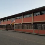 Delincuentes robaron unidad educativa Vicente León Picón, en Cuenca. Se llevaron un computadora y dinero.