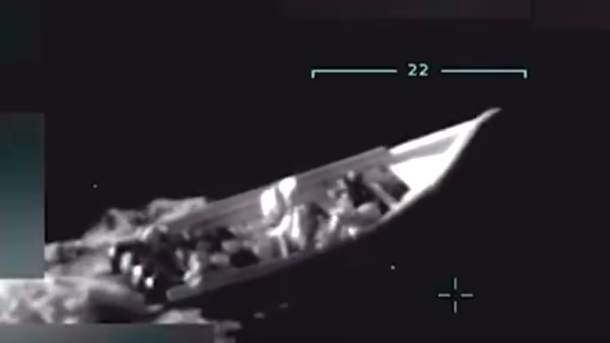 Una de las lanchas destruidas en septiembre de este año por el Gobierno de Estados Unidos. Foto captura