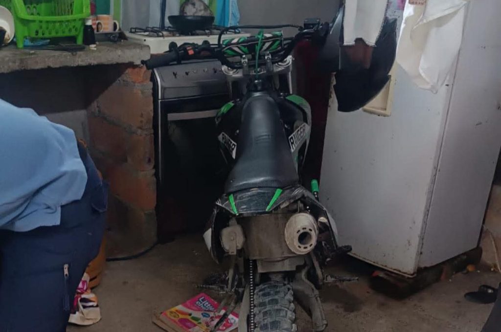 Esta motocicleta recuperó la Policía Nacional en Morona Santiago. Foto: Policía Ecuador