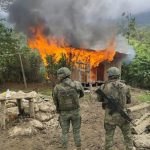 Personal militar localizó y destruyó un presunto campamento usado para minería ilegal en el cantón Pucará. /Foto de las Fuerzas Armadas