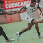 Jugadores de Deportivo Cuenca en uno de sus entrenamientos en el estadio Alejandro Serrano Aguilar. Cortesía Marcelo Solorzano