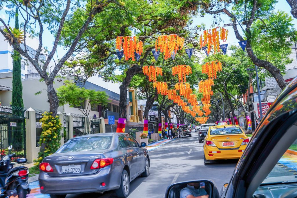 En Loja se encendió el Festival Internacional de Artes Vivas 2025.