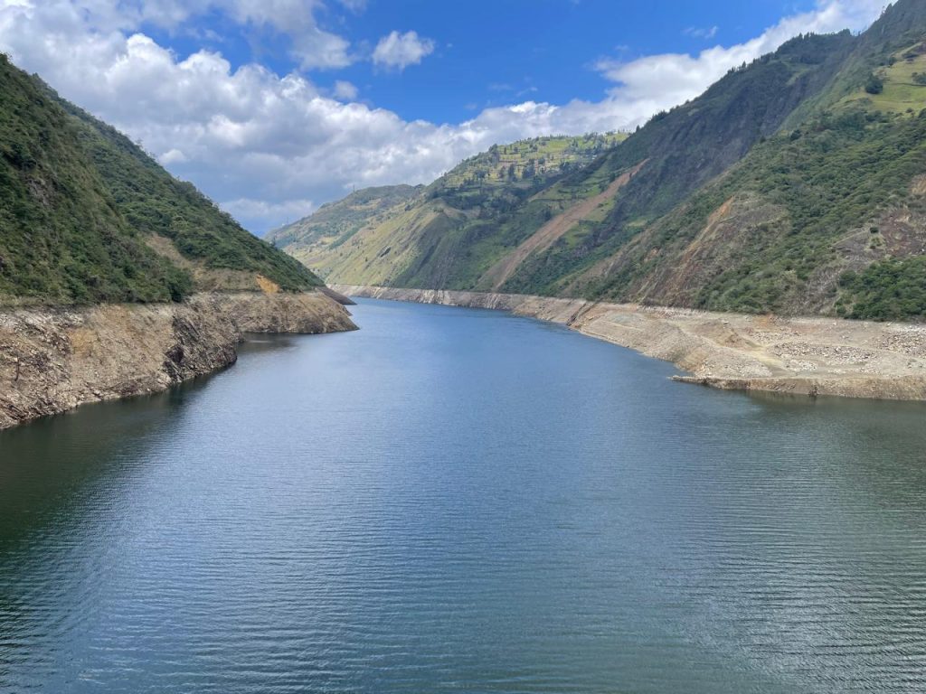 Hidroeléctricas del Paute baten récord por lluvias y evitan apagones.