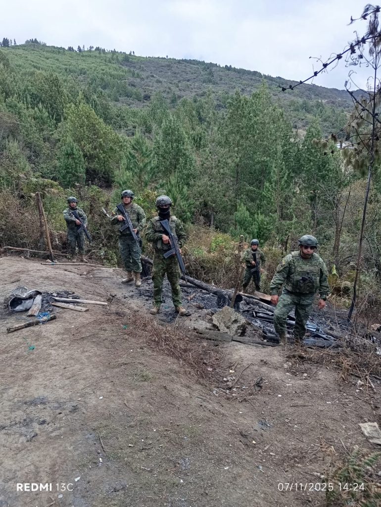 Los Choneros ganaban hasta un millón de dólares diarios por la minería ilegal en Pucará, en Azuay, según John Reimberg, ministro del Interior.