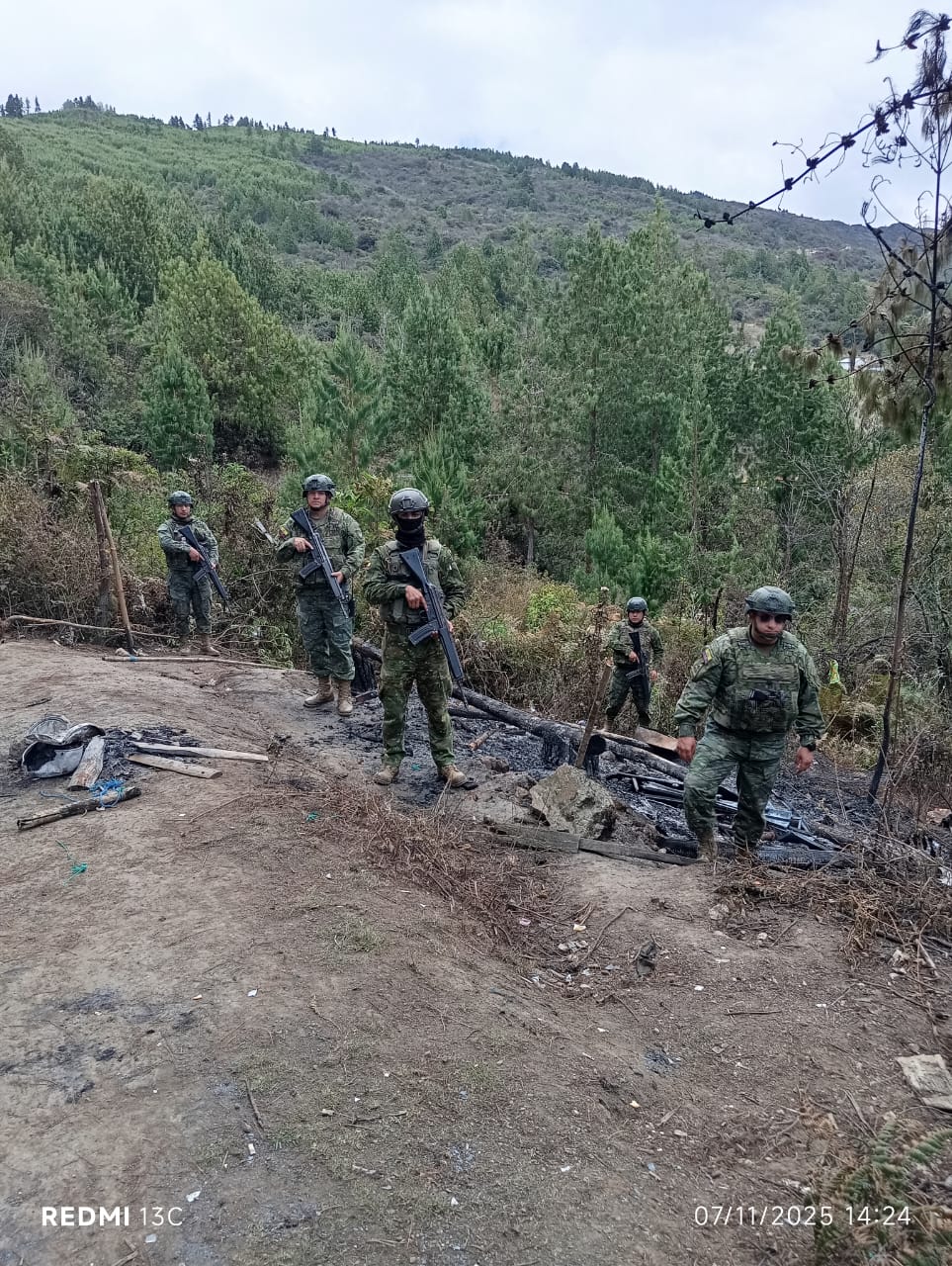 Los Choneros ganaban hasta un millón de dólares diarios por la minería ilegal en Pucará, en Azuay, según John Reimberg, ministro del Interior.