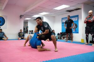 Policía dará talleres gratuitos sobre defensa personal en Cuenca.