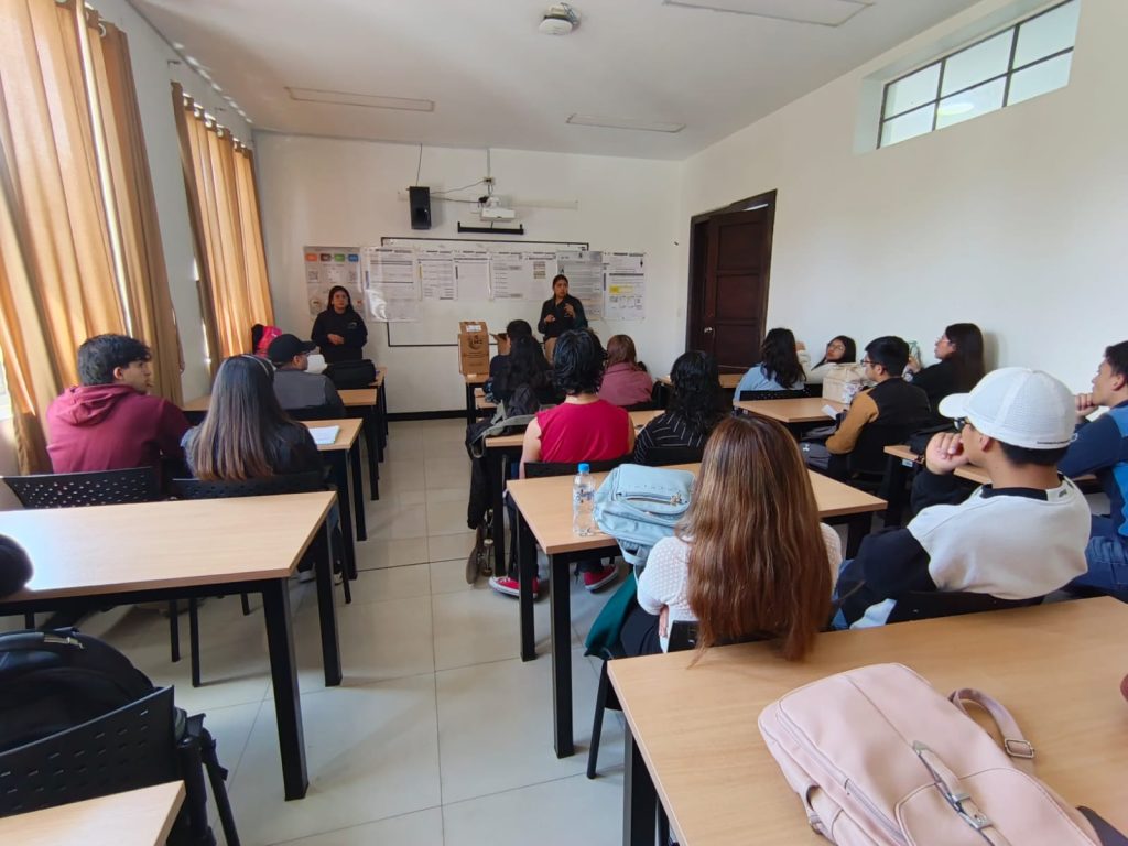 La capacitación es obligatoria para todos los miembros de las Juntas Receptoras del Voto. Foto: CNE