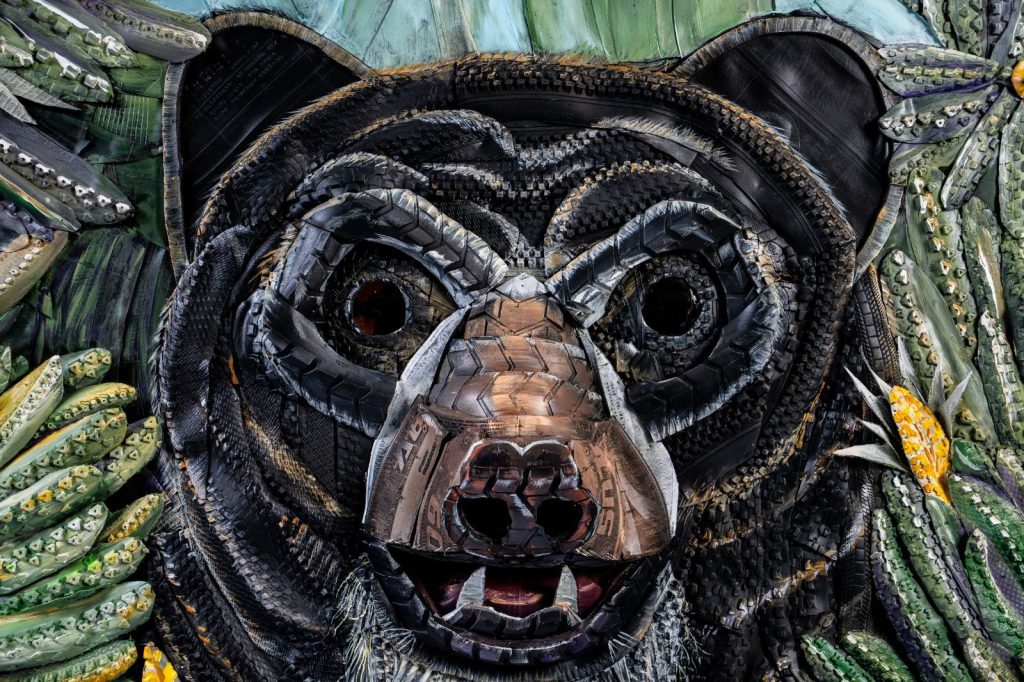 Una de las obras hechas con neumáticos. Foto: cortesía para El Mercurio