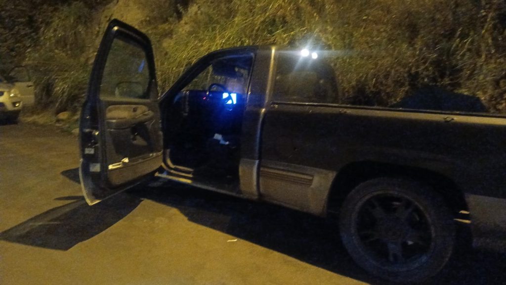 Esta camioneta, que fue encontrada en Ricaurte, se trasladó uno de los sicarios. Foto: Policía Nacional