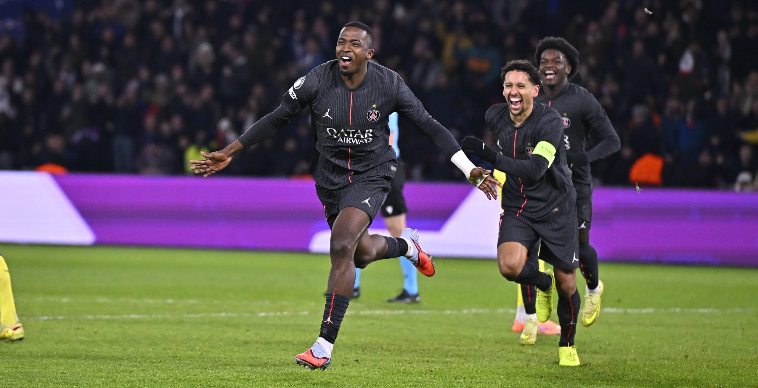 Willian Pacho puede ser campeón en Francia. Foto: PSG
