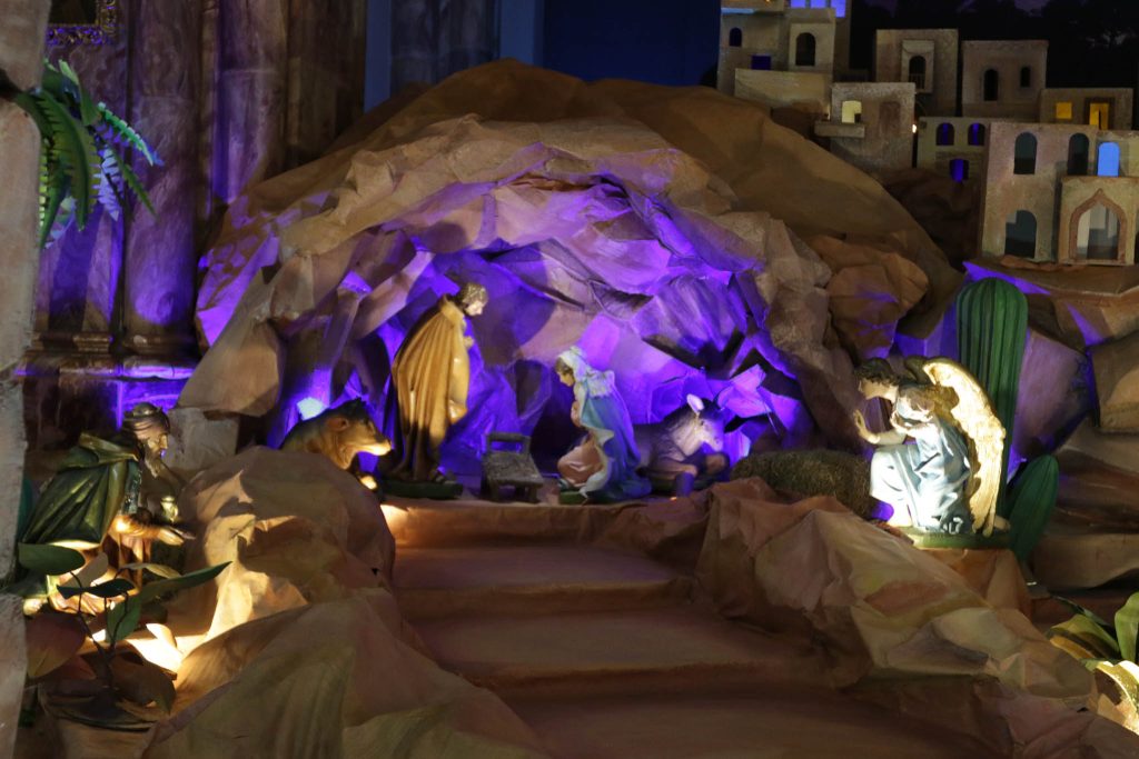 Desde hace unos días, en Cuenca ya se vive un ambiente navideño. Foto: El Mercurio
