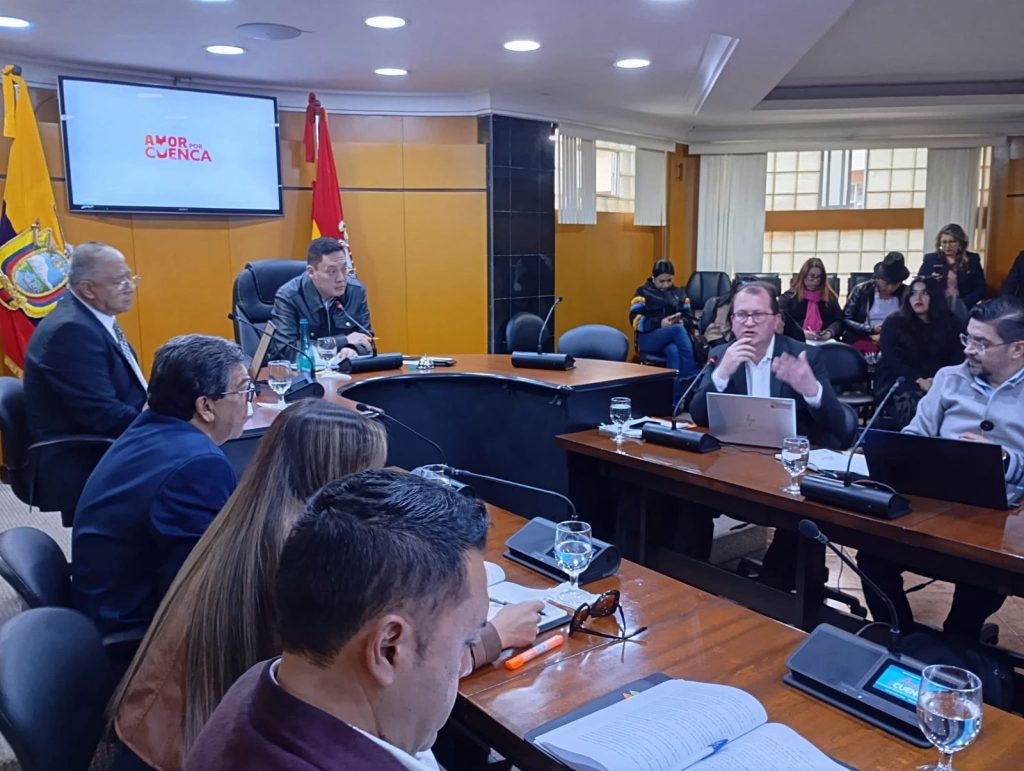 Proponen ordenanza para seguridad vial en Cuenca. Busca crear un Plan de Seguridad Vial.