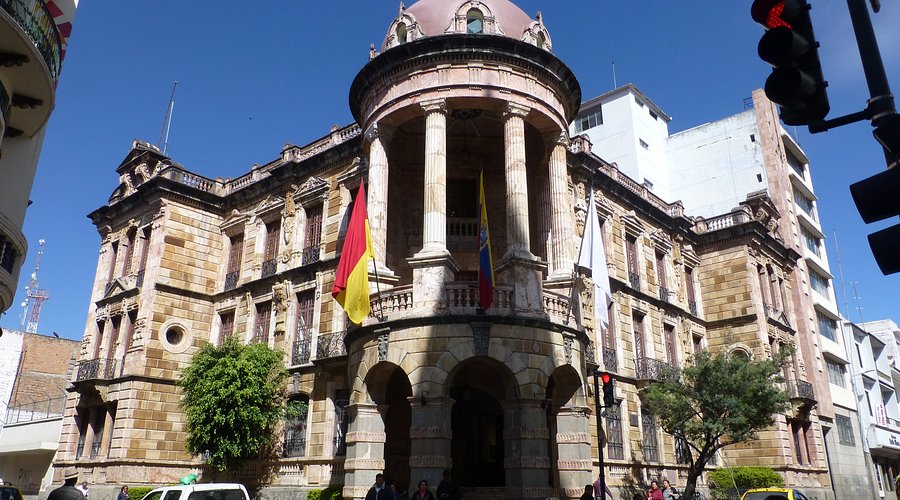 Contraloría General del Estado (FGE) pone la lupa en 11 contratos del Municipio de Cuenca.