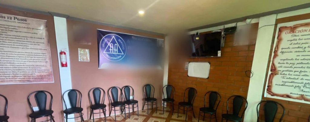 Centro de atención de adicciones en El Carmen de Guzho, en Cuenca, fue clausurado. Autoridades además investigan una muerte.