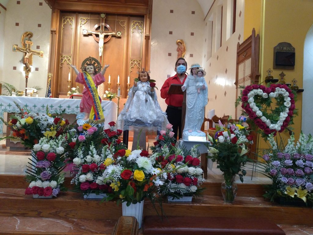 Navidad ecuatoriana se celebra lejos de casa en los Estados Unidos (EE.UU). Los migrantes oran por la esperanza.