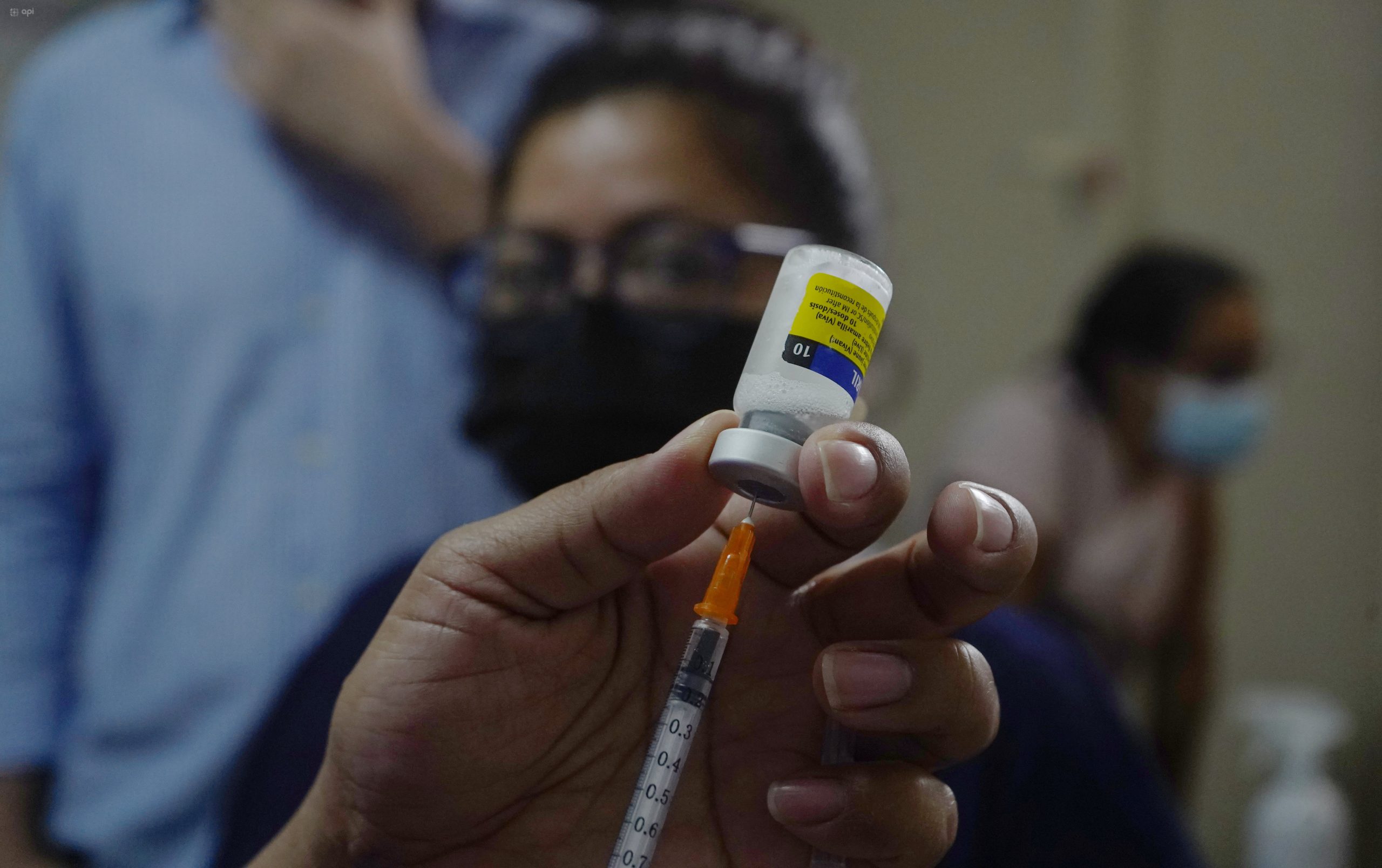 El INSPI recomienda a los grupos prioritarios a vacunarse en Ecuador contra la influenza. Foto: API