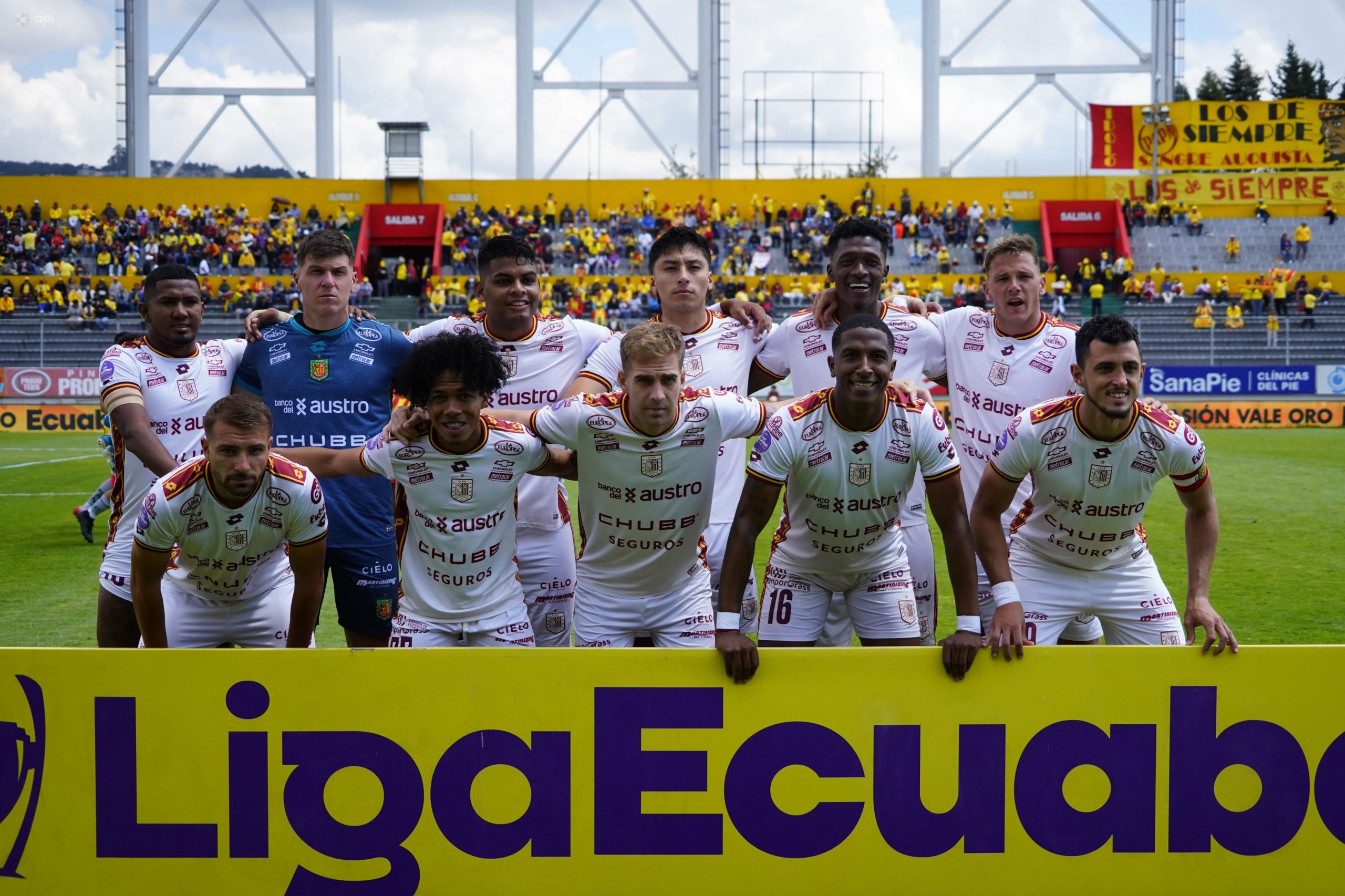 El plantel del Deportivo Cuenca que jugó contra Aucas el 30 de noviembre. Foto: API