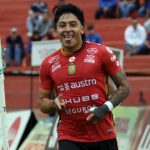 Alejandro Tobar marcó los dos goles en el primer tiempo. Foto: API