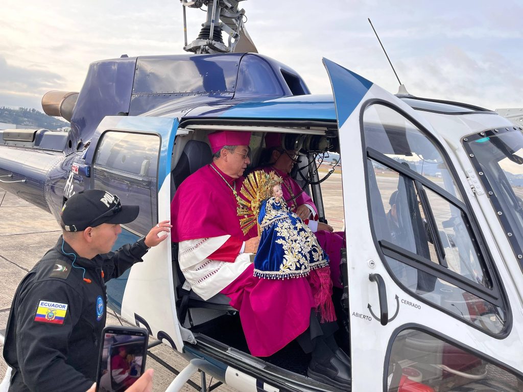 La imagen del Niño Viajero sobrevuela este 24 de diciembre de 2025. Foto: Radio Católica