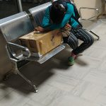 Indignación en Morona Santiago: bebé Achuar, de Taisha, fallece y le entregan el cuerpo en un cartón.