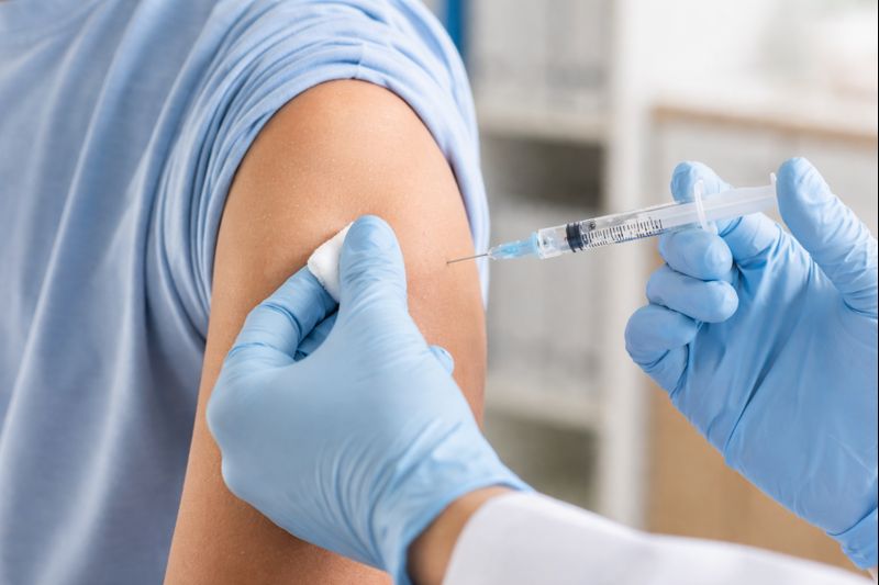 El MSP recomendó la vacunación para reducir el riesgo de contacto. Foto: El Mercurio