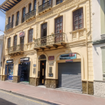 Robo a locales comerciales en el Centro Histórico de Cuenca. Propietarios piden mayores controles de la Policía Nacional.