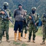 Un hombre de nacionalidad colombiana fue detenido en Sígsig. Foto: Ejército Ecuatoriano