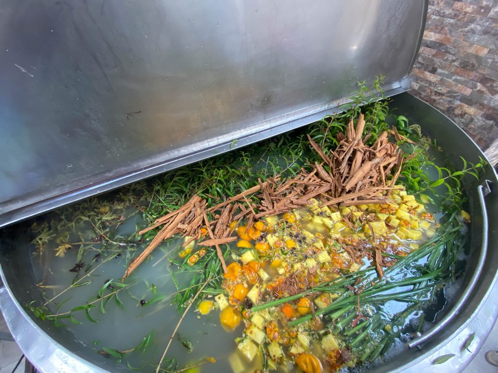 Desde el 17 de diciembre se elabora la chicha para el Pase del Niño Viajero. Foto: El Mercurio