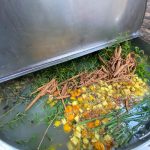 Desde el 17 de diciembre se elabora la chicha para el Pase del Niño Viajero. Foto: El Mercurio